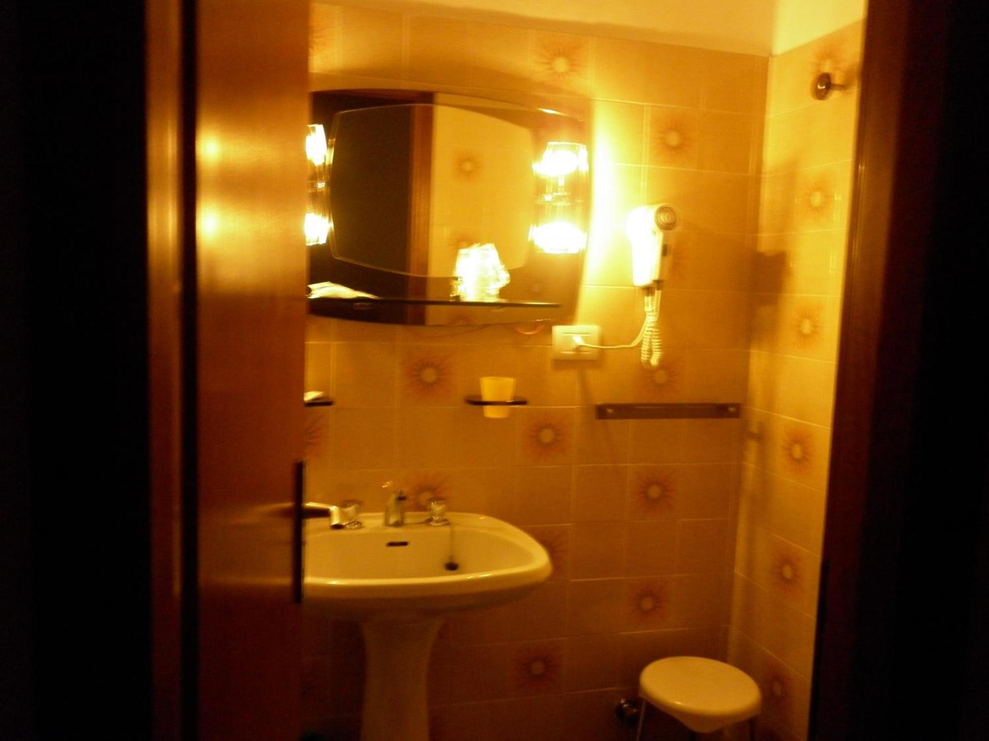 Hotel Cristina Tenno Habitación foto